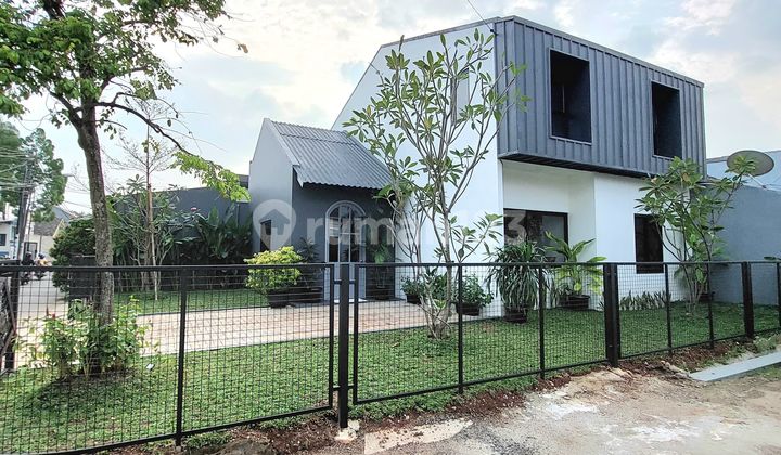 Modern Industrial Corner House in BSD Modern Industrial Corner House in BSD