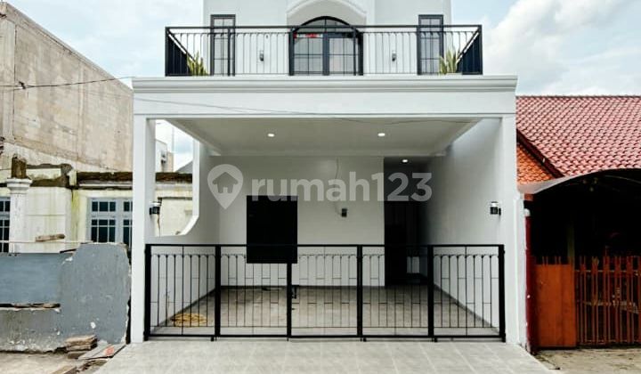 Rumah Baru Siap Huni American Classic di Deplu Pondok Arenyl