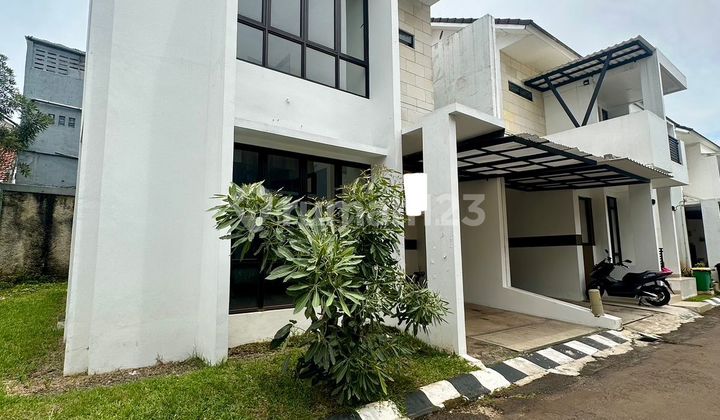 Ready-to-Occupy House in a Cluster Near KRL in Pondok Ranji