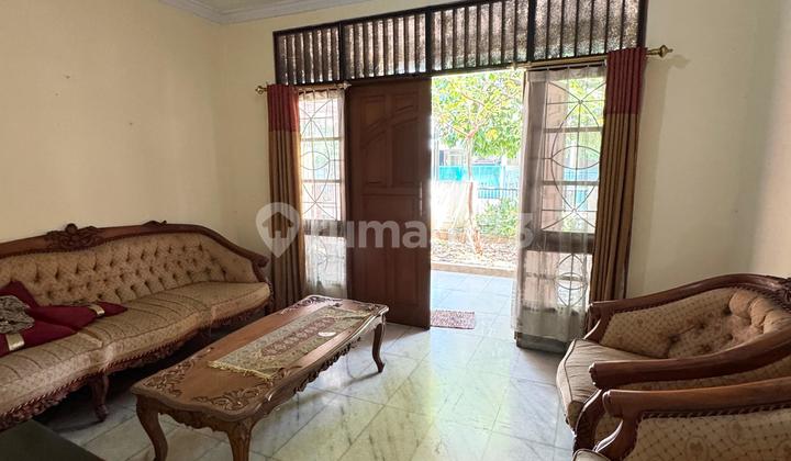 Rumah Terawat Lokasi Strategis Dalam Perumahan Bintaro Sektor 3. 