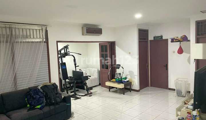 Corner House in Housing & Strategic Location in Sector 5 Bintaro 2