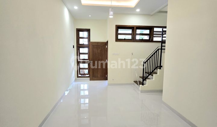 Rumah Baru Siap Huni 3 Lantai Dalam Komplek Dekat Bintaro Sektor9 2