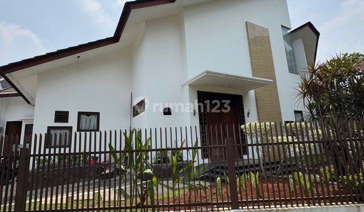 Rumah Hoek Modern Dalam Perumahan One Gate System & Dekat Stasiun 2