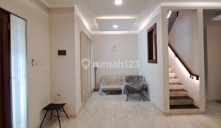 Rumah Minimalis Modern 3 Lantai Di Emerald Bintaro Semi Furnished 2