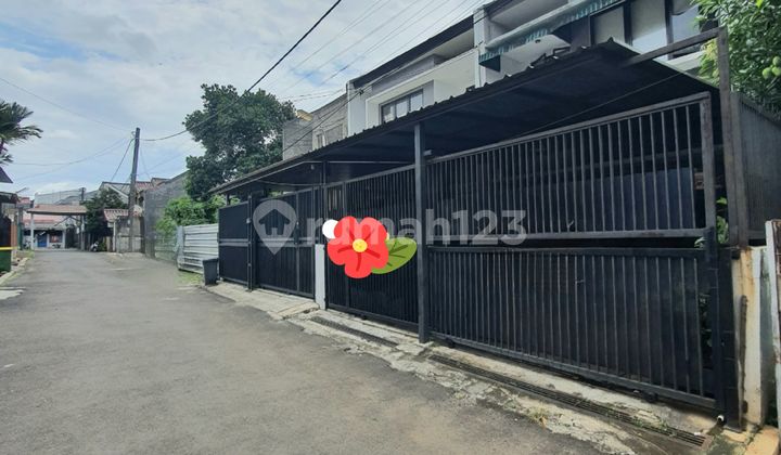 Two-Story House Near Pondok Ranji Station, Independent Building.