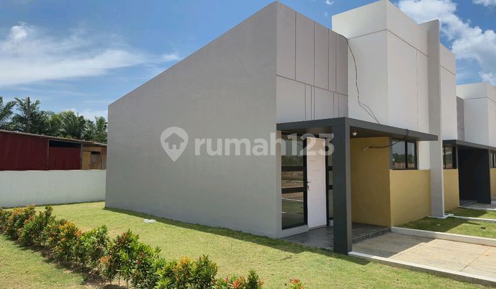 Single-Story House by Batuaji-Batam Main Road