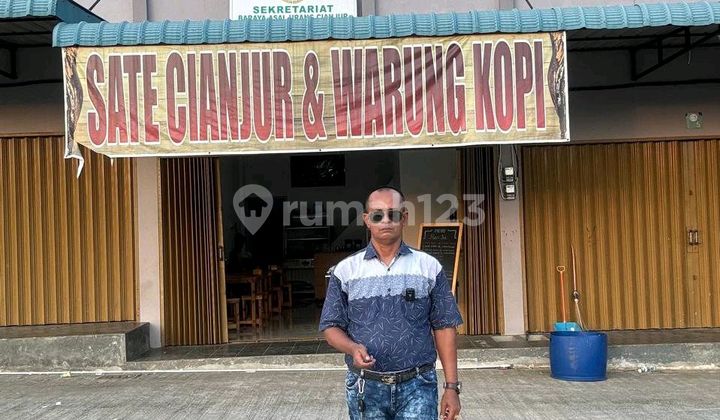 Strategic Shop House Near Shopping Center