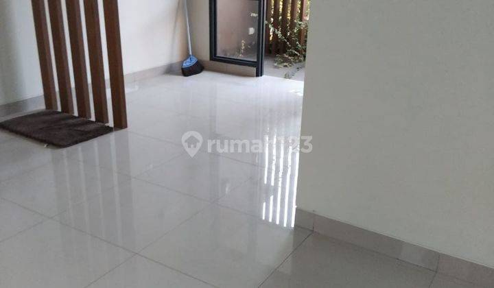 Rumah 2 Lantai Bagus Modern di Cluster Nashville, Jakarta Timur 3