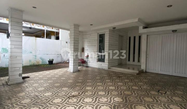 FOR RENT: SPACIOUS SEMI-FURNISHED HOUSE ON MAIN STREET IN TOURIST TOWN!