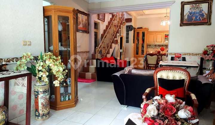 For Sale 2-Story House in a Serene Environment at Riverside Golf Hill For Sale 2-Story House in a Serene Environment at Riverside Golf Hill