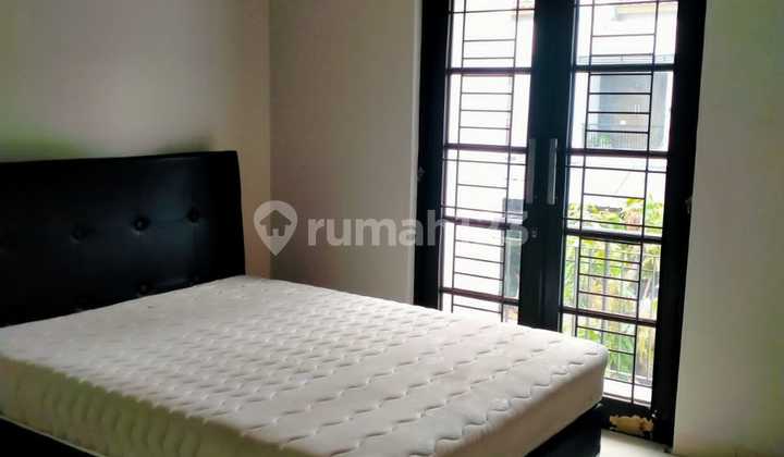 Rumah Modern Minimalis Semi Furnished Raffles Hills  2