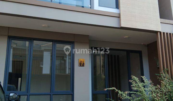 Rumah 2 Lantai Bagus Modern di Cluster Nashville, Jakarta Timur 2