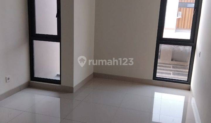 Rumah 2 Lantai Bagus Modern di Cluster Nashville, Jakarta Timur 11