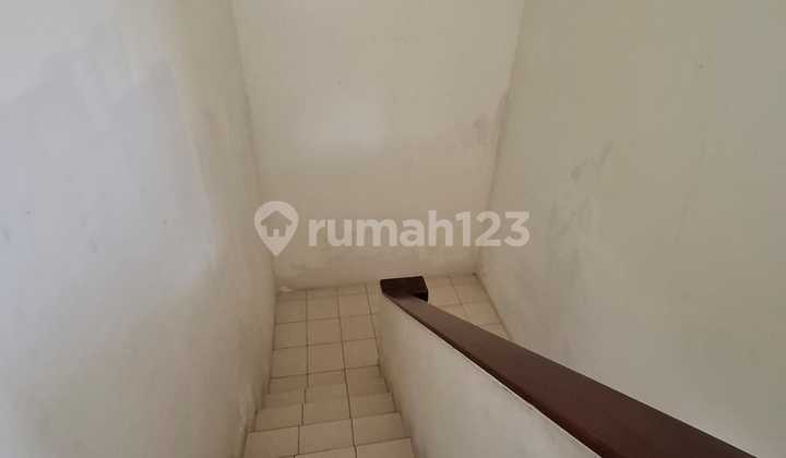 Disewakan Rumah Luas 2 Lanti Semifurnished Kota Wisata 2