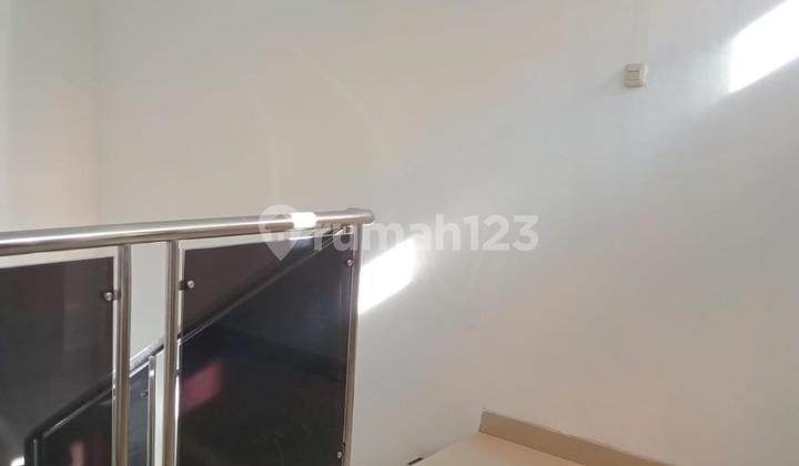 Dijual Rumah Dengan Lokasi Strategis Dekat Pusat Perbelanjaan 2