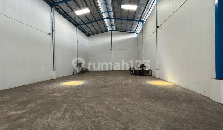 Disewakan Gudang Non Produksi / Ekspedisi Jln. Daan Mogot Disewakan Gudang Non Produksi / Ekspedisi Jln. Daan Mogot