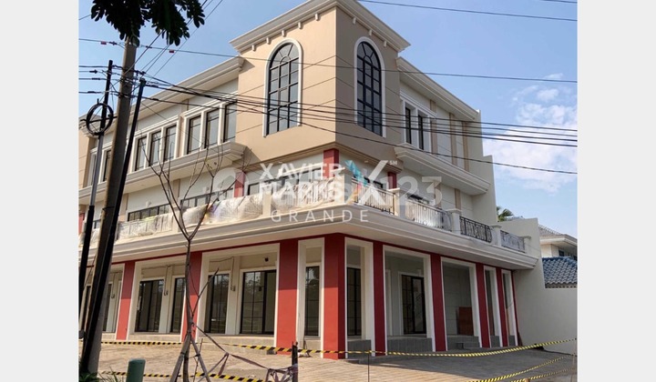 For rent, new 3-story shophouse in Tidar, Malang. For rent, new 3-story shophouse in Tidar, Malang.
