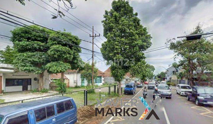 Disewakan Rumah Usaha Lokasi Strategis Kawasan Perkantoran, Parkiran Super Luas, di Klojen, Malang. 2