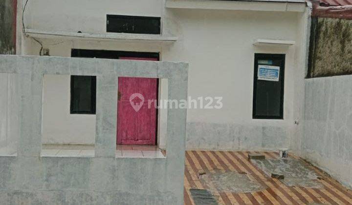 Rumah Over Kredit Dekat Stasiun Cilebut Rumah Unfurnished Sudah Renovasi SHM - Sertifikat Hak Milik di kencana, Cilebut 1