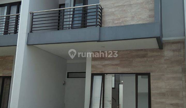 Rumah 2 Lantai Baru Unfurnished SHM di Cikutra, Bandung 1