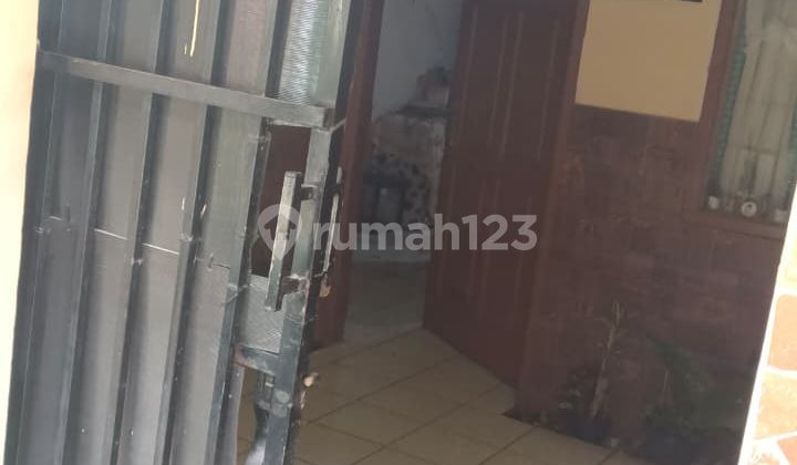 Spacious house in an alley, strategic location. 2