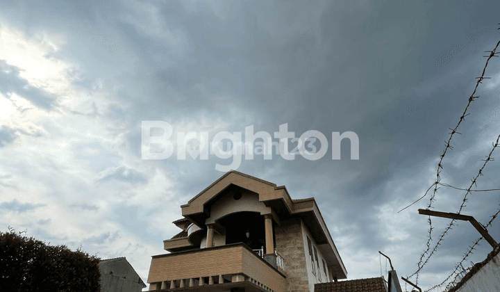 Dijual rumah mewah di Medan Sunggal