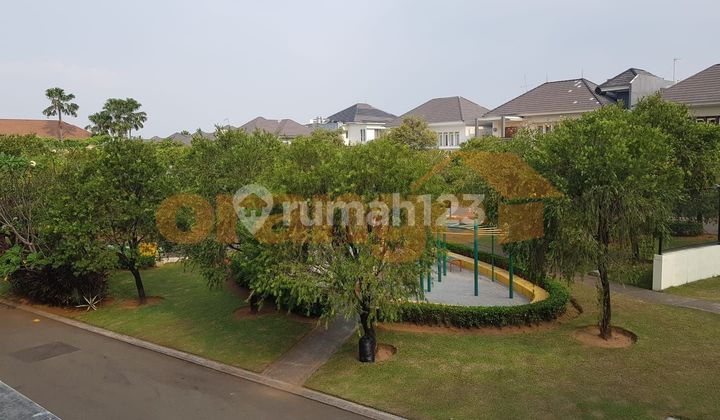 Di Jual Rumah Hadap Selatan Kolam Renang Kota Wisata Cibubur