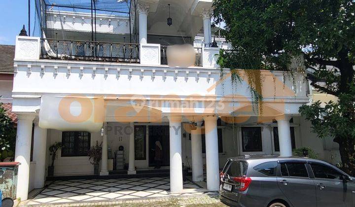 Rumah Bagus Semi Furnished SHM di Cibubur, Jakarta Timur 1