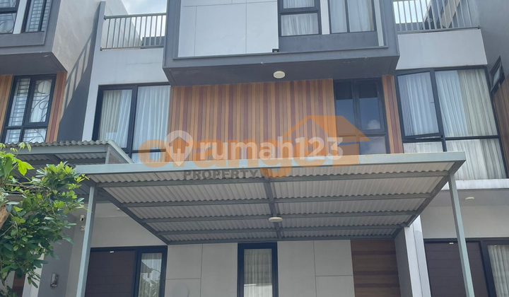 Turun Harga !! Rumah 3 Lantai Attic Room di Kota Wisata Cibubur