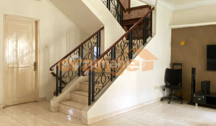 Di Jual Rumah Rapih Semi Furnish Siap Huni di Kota Wisata Cibubur 2