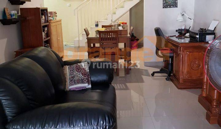 Rumah 2 Lantai Bagus Semi Furnished SHM di Cibubur, Jakarta Timur 2