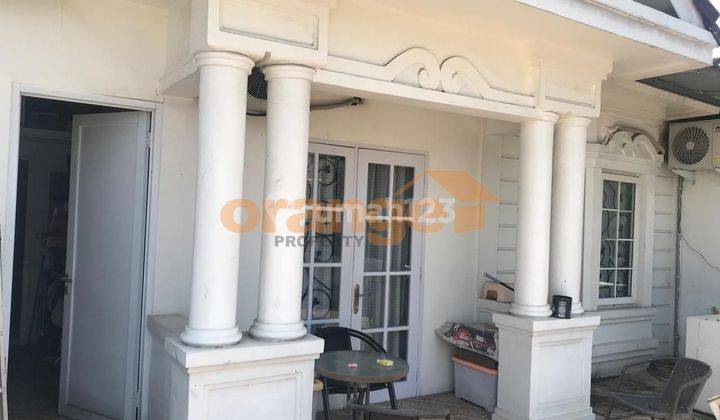 Rumah 2 Lantai Bagus Semi Furnished SHM di Cibubur, Jakarta Timur 1