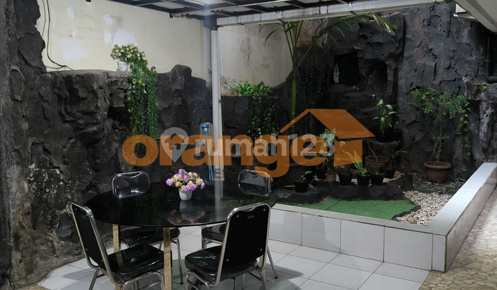 For Sale 2-Story Boarding House in Pluit, North Jakarta For Sale 2-Story Boarding House in Pluit, North Jakarta