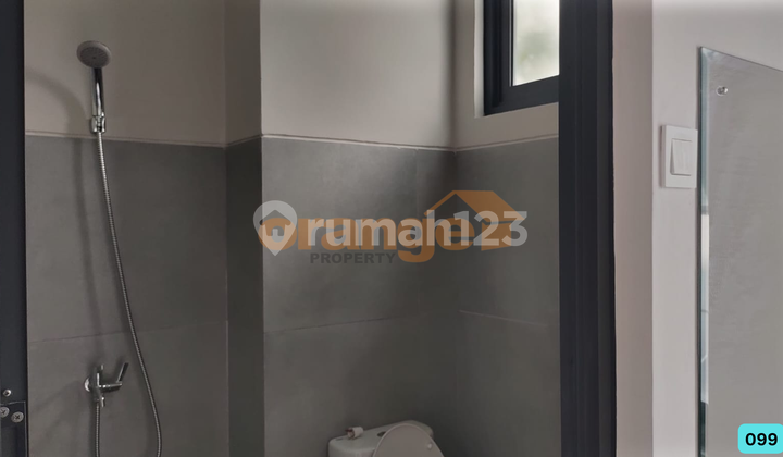 Di Sewakan Ruko 2 Lantai Lokasi Strategis di Kota Wisata Cibubur 2