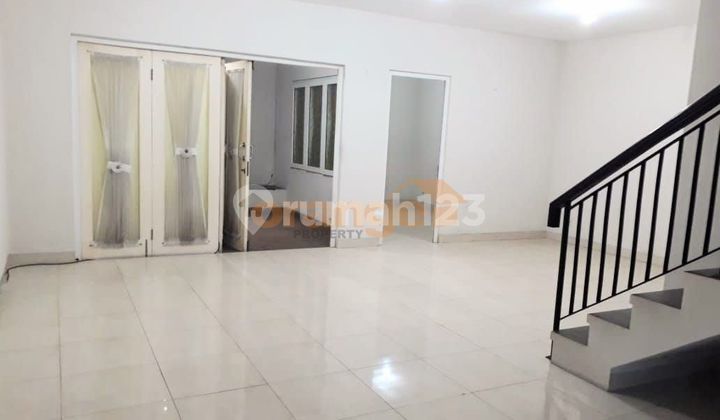 Di Sewakan Rumah 2 Lantai Siap Huni di Raffles Hills Cibubur 2