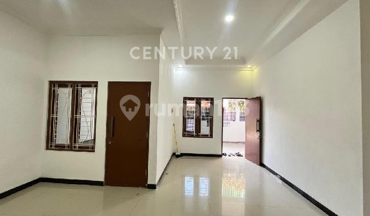 Rumah Siap Huni 2 Lantai Dalam Komplek di Bintara Jakarta Timur