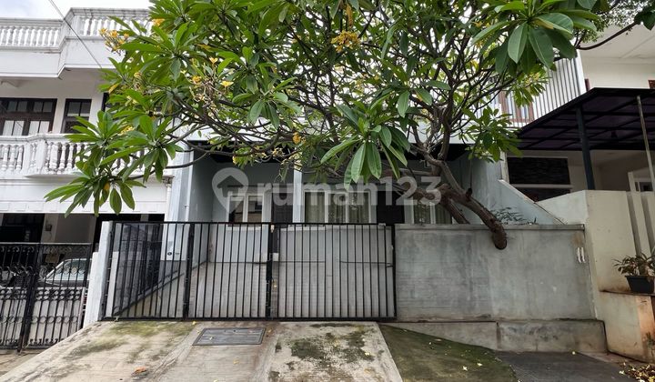 Rumah 2 Lantai Modern Industrial di Pulomas Jakarta S8916