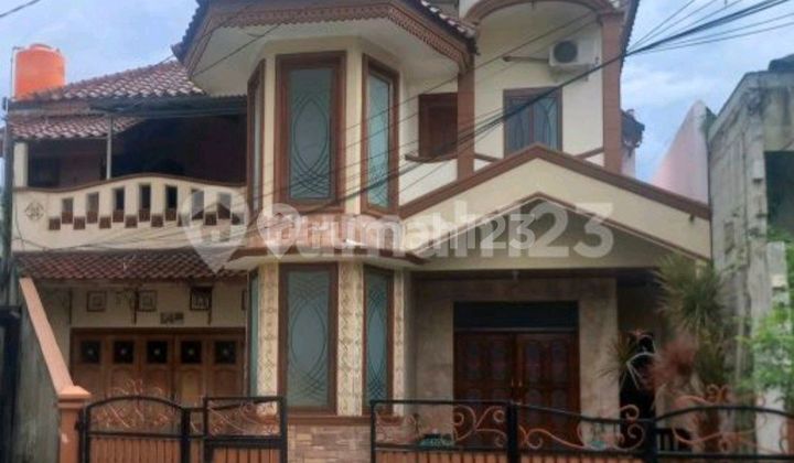 2-Story Fully Furnished House with Strategic Location in Cempaka Putih