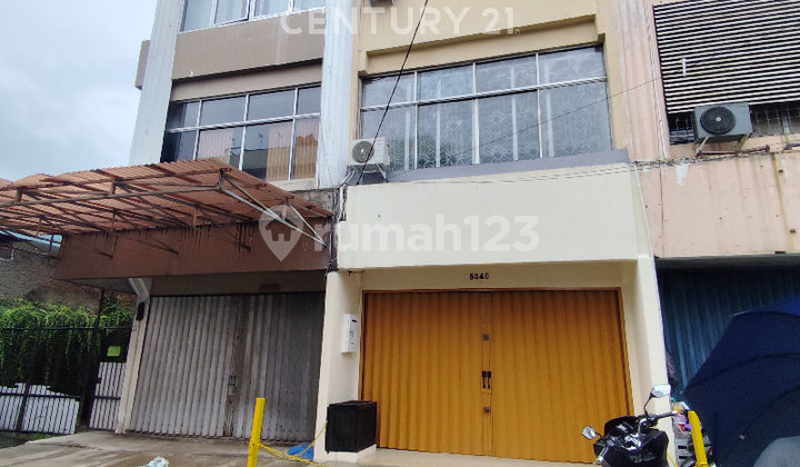 4-Storey Shop House Flood-Free Easy Access in Cempaka Putih R2300