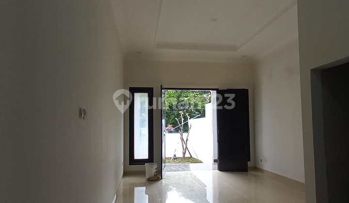 Rumah Baru Lokasi Strategis Di Duren Sawit S8713