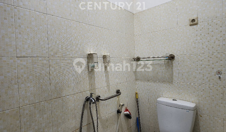 1½ Story House, Strategic Location in Sumur Batu, Kemayoran R2220