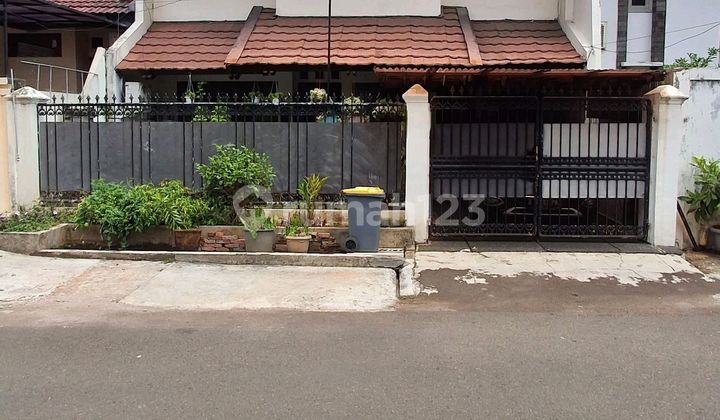 Rumah Siap Huni Dalam Komplek Nyaman di Pulomas S9252