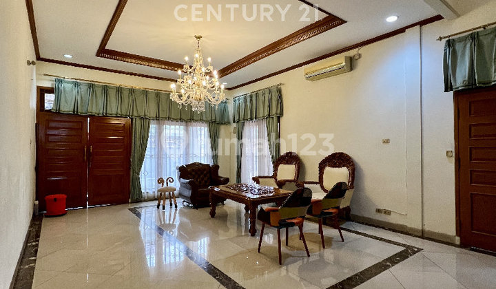 Two-Story Corner House, Strategic and Ready to Occupy in Kayu Putih R2183