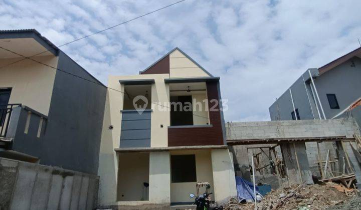 Rumah Modern 2 Lantai Dekat Stasiun Depok Lama 1