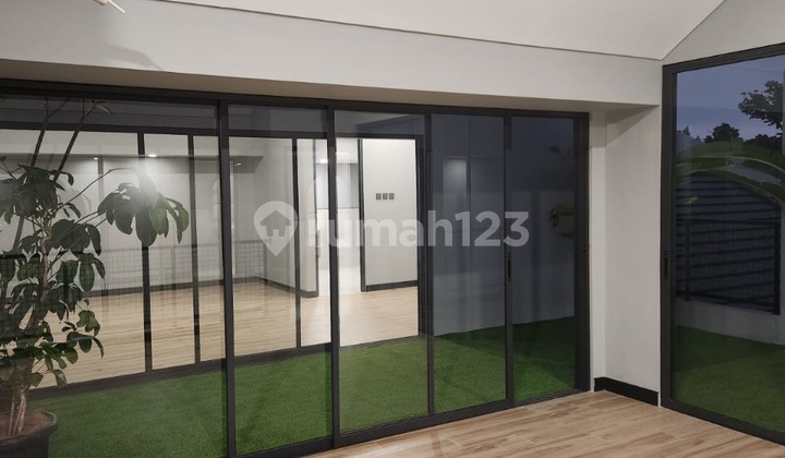Rumah Cakep model modern Industrial minimalis di THE GREEN BANYAN VILLE BSD 2