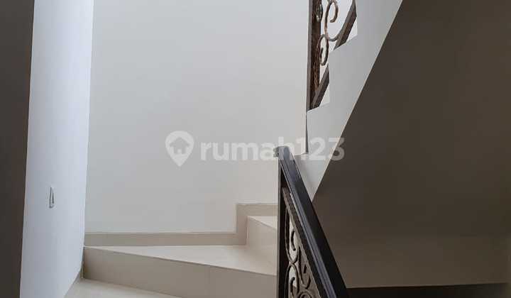 RUMAH DI ALAM SUTERA 2.5 LANTAI DE MANSION RESIDENCE 2