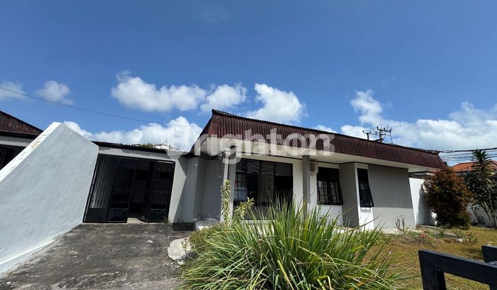 Rumah Luas dan Murah di sewakan di Kuta  1