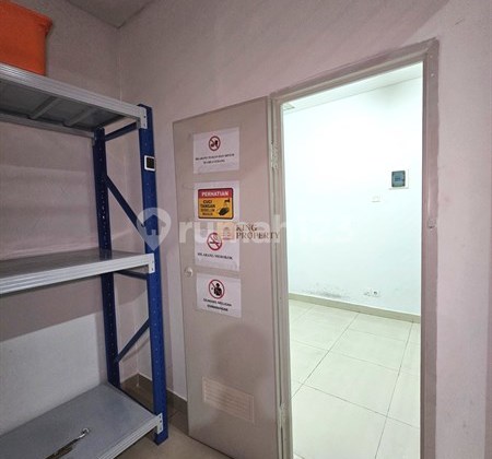 For rent: business kiosks, warehouses, or connecting offices in Madison Park, a strategic location ideal for developing your business. For rent: business kiosks, warehouses, or connecting offices in Madison Park, a strategic location ideal for developing your business.