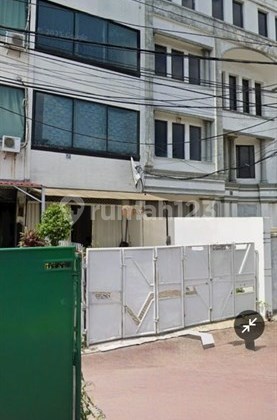 Shop House in a Busy Location, Suitable for Restaurant, Office, or Store. For Rent: 4-Story Tanjung Selor Shop House in a Strategic Location.