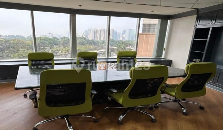 Ruang Kantor Nyaman & Strategis Disewakan Kantor Siap Pakai di Menara Sudirman Office di Area Perkantoran Pusat Kota
